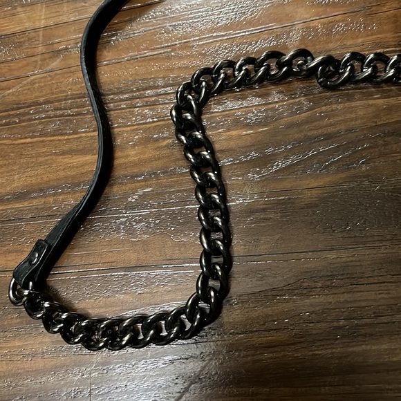 Maxon Collection Black Leather Crossbody With Detachable Strap - Picture 12 of 12